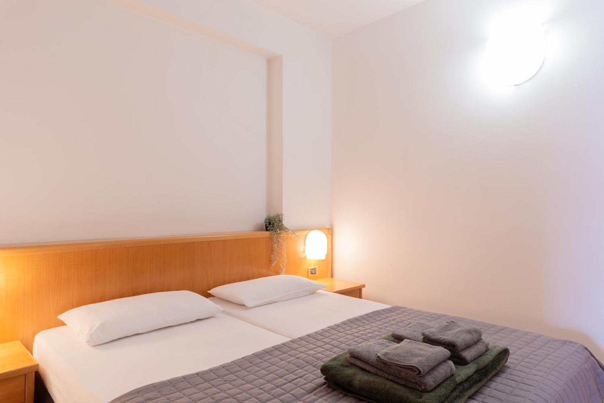 Comano Vacanze Appartamenti โกมาโนแตร์เม ภายนอก รูปภาพ