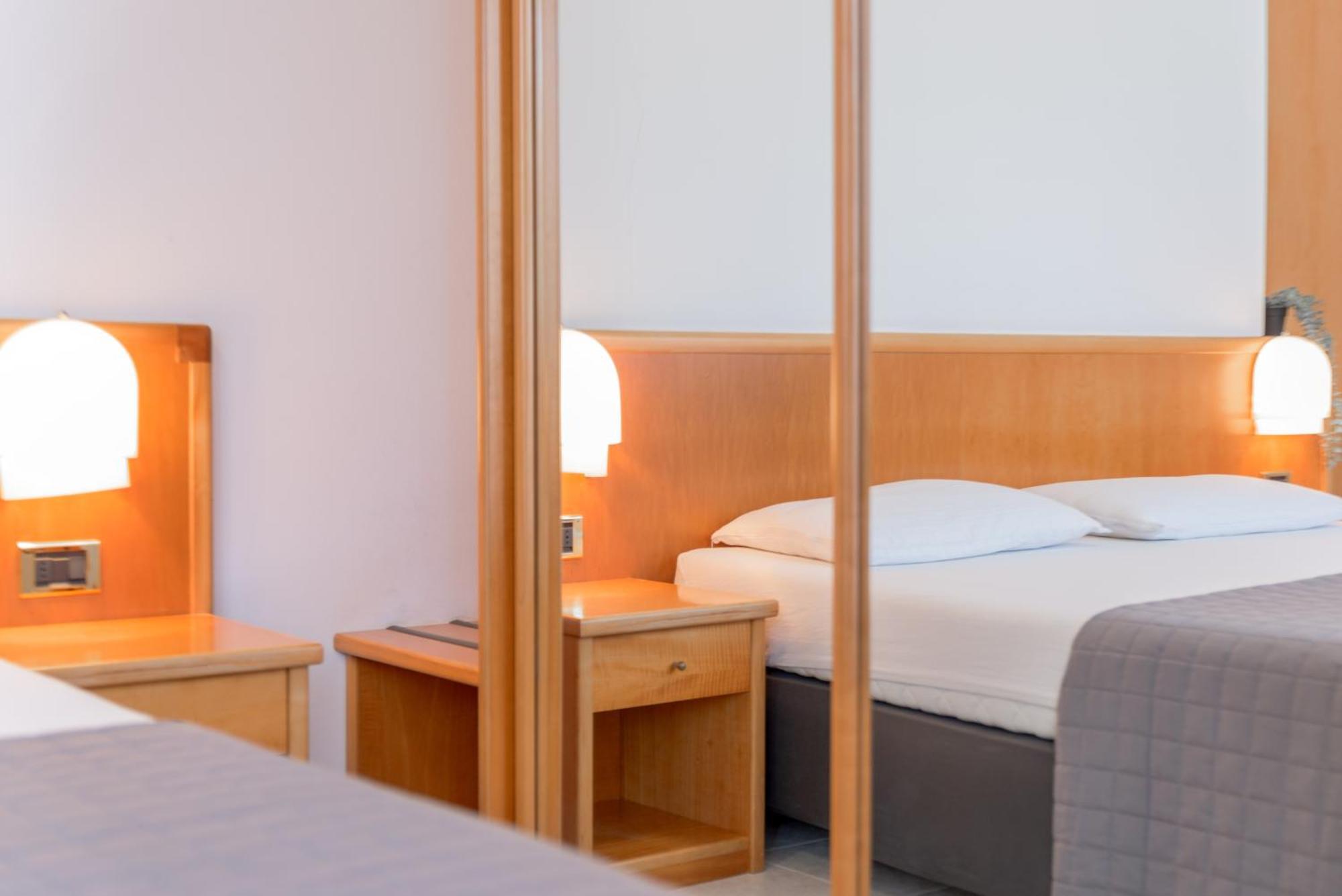 Comano Vacanze Appartamenti โกมาโนแตร์เม ภายนอก รูปภาพ