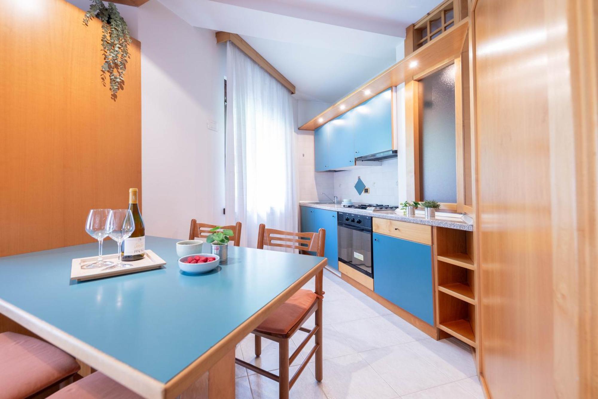 Comano Vacanze Appartamenti โกมาโนแตร์เม ภายนอก รูปภาพ